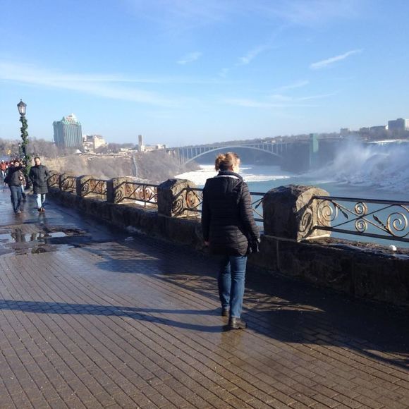 Meet your Posher, Lindy - Picture 1 of 1